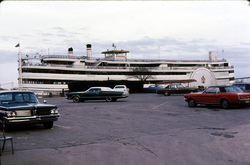 river-52 A river excursion paddlewheeler.  We'd take an excursion on a much smaller vessel, and go into bayou country.