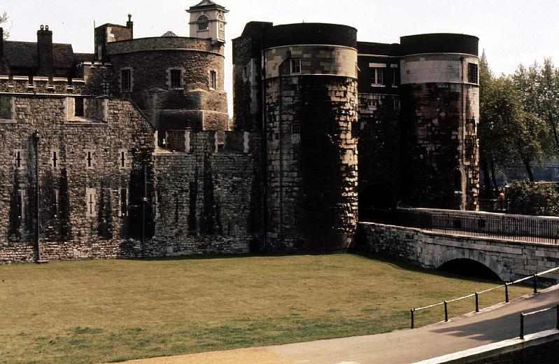 moat_menagerie_Bell_Tower 