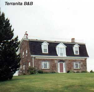 terranita Bay of Fundy, Nova Scotia: To visit the Bay of Fundy Area, we stayed at the Terranita B&B, which is located in Selma, near the town of Maitland. This is on Cobaquid Bay, which attaches to the Bay of Fundy. From this B&B, we were able to drive to Burntcoat and Walton, and into Maitland where, standing under the world's longest cantilever bridge span, we saw the tidal bore reverse the flow of the Shubenacadie River.