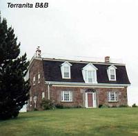terranita Bay of Fundy, Nova Scotia: To visit the Bay of Fundy Area, we stayed at the Terranita B&B, which is located in Selma, near the town of Maitland. This is on Cobaquid Bay, which attaches to the Bay of Fundy. From this B&B, we were able to drive to Burntcoat and Walton, and into Maitland where, standing under the world's longest cantilever bridge span, we saw the tidal bore reverse the flow of the Shubenacadie River.