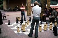 chess_game_in_park